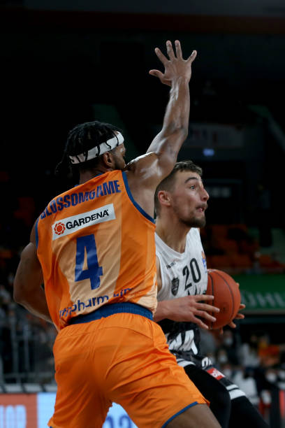 球队依旧在 球队依旧在