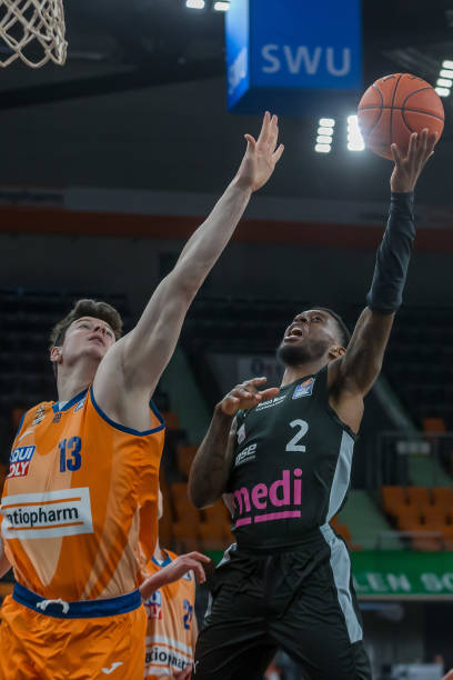 妻子在他退 妻子在他退